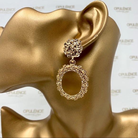 Overkill Dainty Earrings - Picture 2 of 3